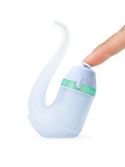Puffco Proxy Pipe Kit in Haze – in der Hand gehalten